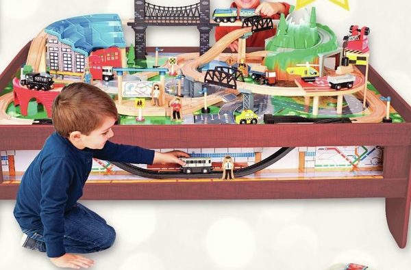 imaginarium 100 piece train table